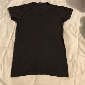Lululemon running tshirt black